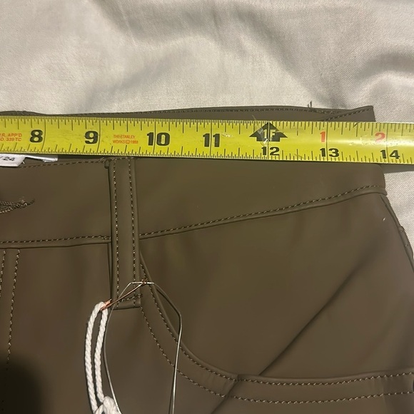 NWT Good American Good 90s Faux Leather Trooper Pants in Fog - Picture 11 of 17